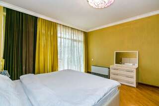 Апартаменты Luxary Apartment On Tarqovu Centr Баку Апартаменты с 3 спальнями-15