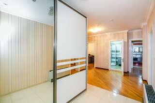 Апартаменты Luxary Apartment On Tarqovu Centr Баку Апартаменты с 3 спальнями-27