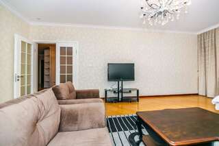 Апартаменты Luxary Apartment On Tarqovu Centr Баку Апартаменты с 3 спальнями-39