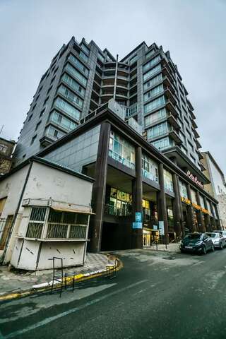 Апартаменты Luxary Apartment On Tarqovu Centr Баку Апартаменты с 3 спальнями-40