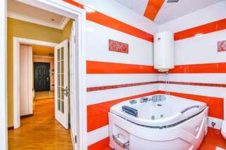 Апартаменты Luxary Apartment On Tarqovu Centr Баку Апартаменты с 3 спальнями-45