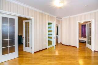 Апартаменты Luxary Apartment On Tarqovu Centr Баку Апартаменты с 3 спальнями-57