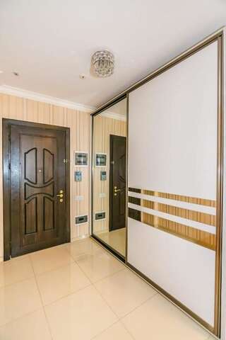 Апартаменты Luxary Apartment On Tarqovu Centr Баку Апартаменты с 3 спальнями-59
