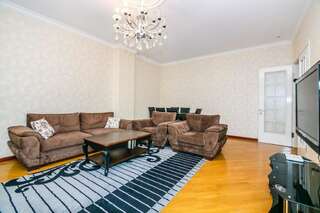 Апартаменты Luxary Apartment On Tarqovu Centr Баку Апартаменты с 3 спальнями-64