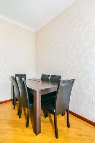Апартаменты Luxary Apartment On Tarqovu Centr Баку Апартаменты с 3 спальнями-66