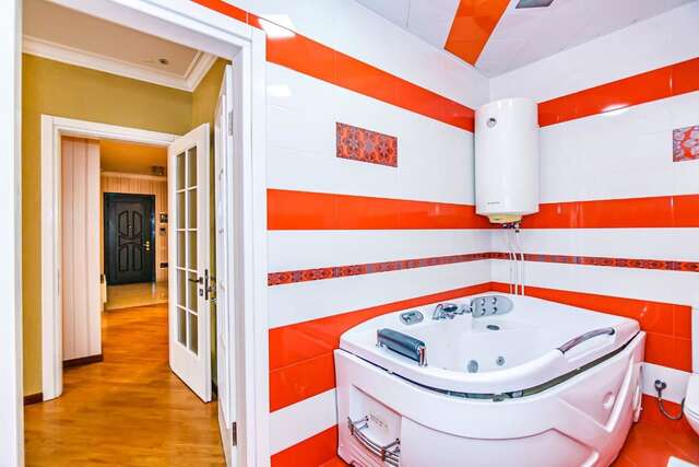 Апартаменты Luxary Apartment On Tarqovu Centr Баку-18